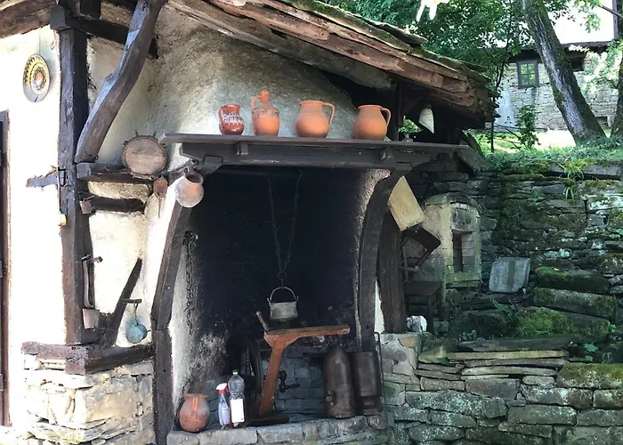 Etnographic * Dulbok Dol